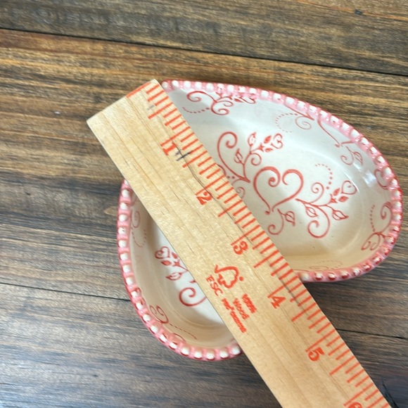 Temp-tations Set of 2, 4 Ounce Dishes. Floral Lace Design. Red/White. 4.5"x5" - Picture 8 of 9